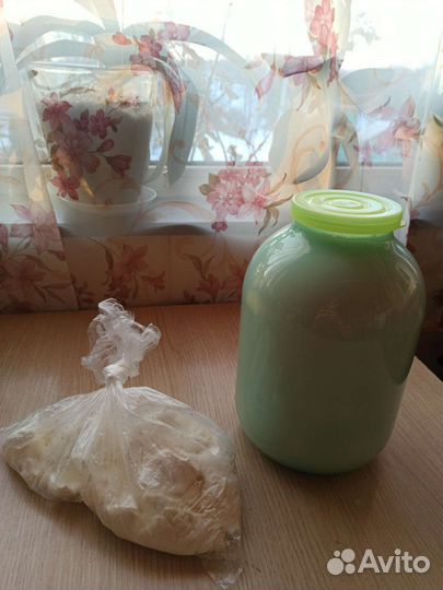 Молоко творог и масло коровье домашнее