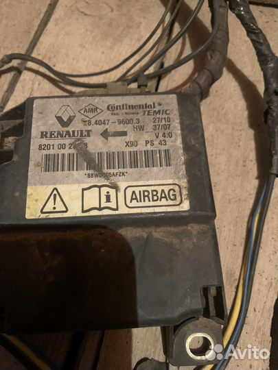 Блок управления airbag Renaut logan
