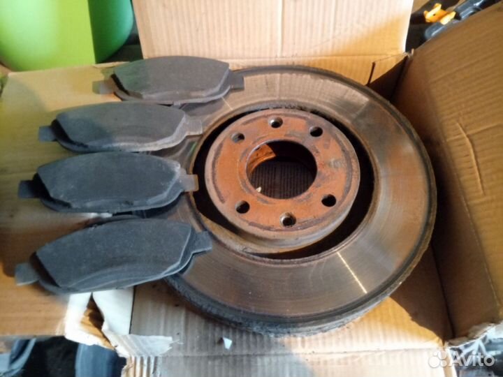 Тормозные диски и колодки