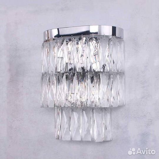 Светильник настенный металлический и хрустальный