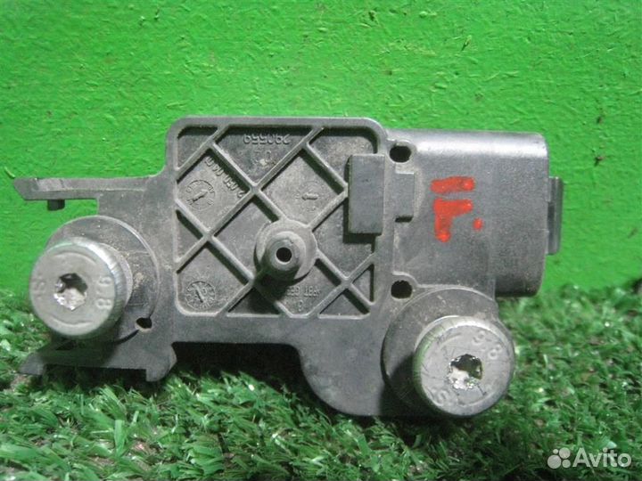 Датчик удара передний Opel astra H 2010