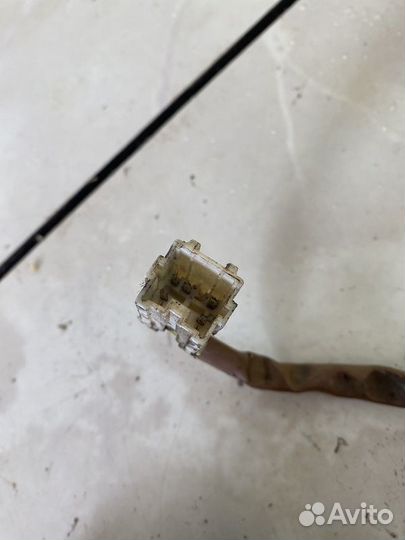 Стеклоподъемник задний правый Mitsubishi Galant