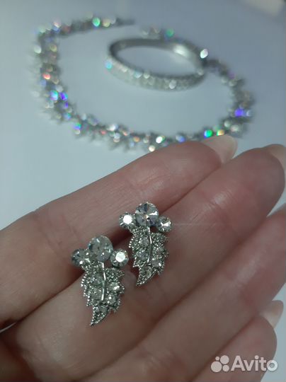 Комплект украшений swarovski