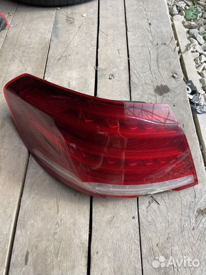 Фонарь левый задний на мерседес 212 рест