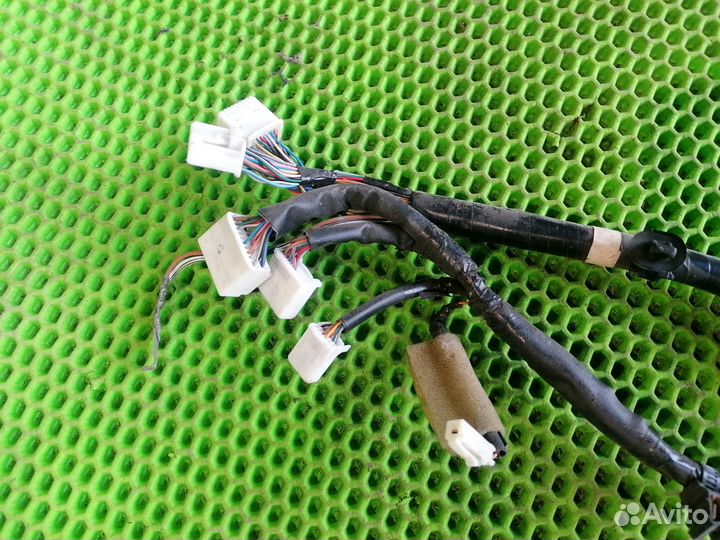 Проводка салона потолка на Lexus RX 2003-2009
