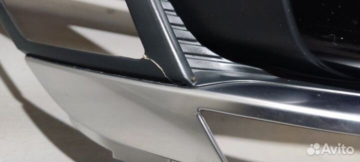 Накладка на фару передняя правая Kia Carnival 4