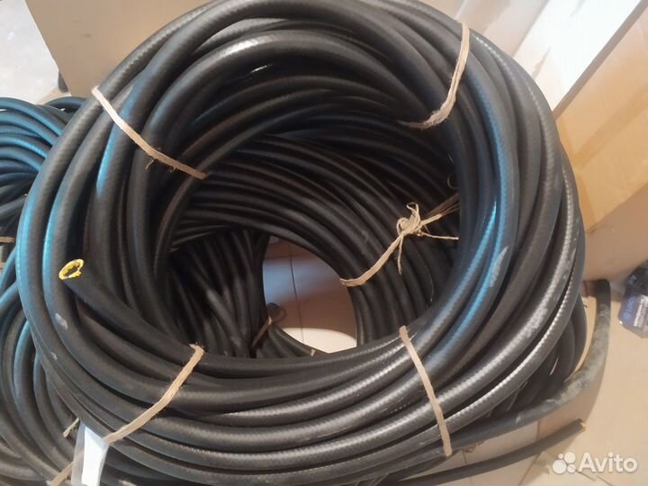 Резиновый(поливочный и кислородный) шланг