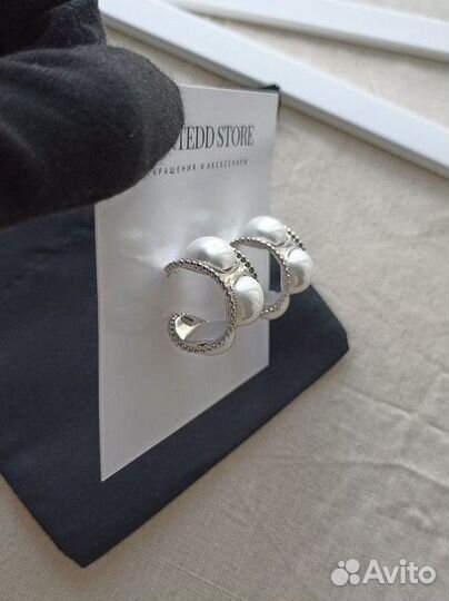 Серьги крупные стильные