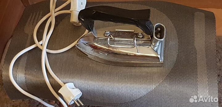 Утюг старинный