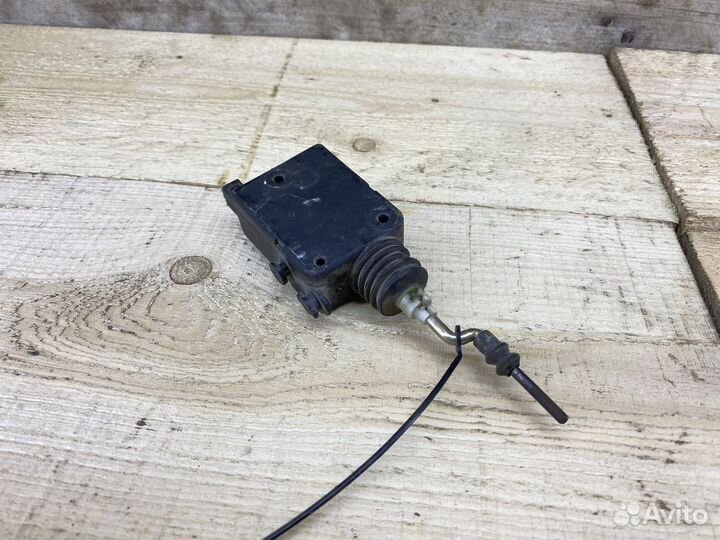 Активатор замка крышки бензобака BMW Е36