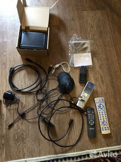 Отдам мешок шнуров, пультов, модем