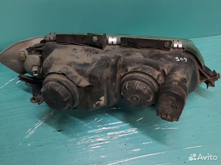 Фара левая Peugeot 605