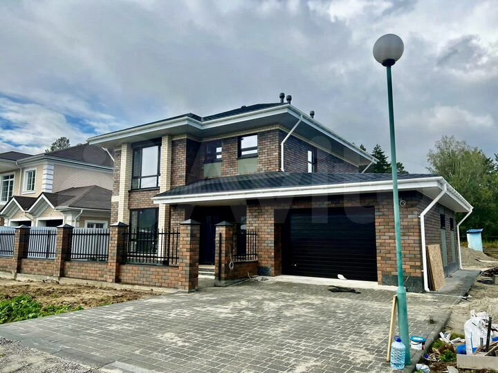 Дом 182 м² на участке 8 сот.