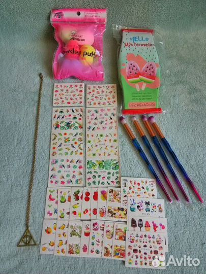 Для маникюра, макияжа кисти и слайдеры