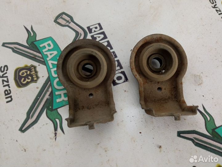 Кронштейны радиатора Nissan Serena C23