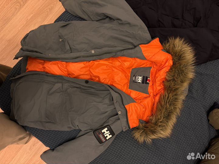 Пуховик мужской helly hansen