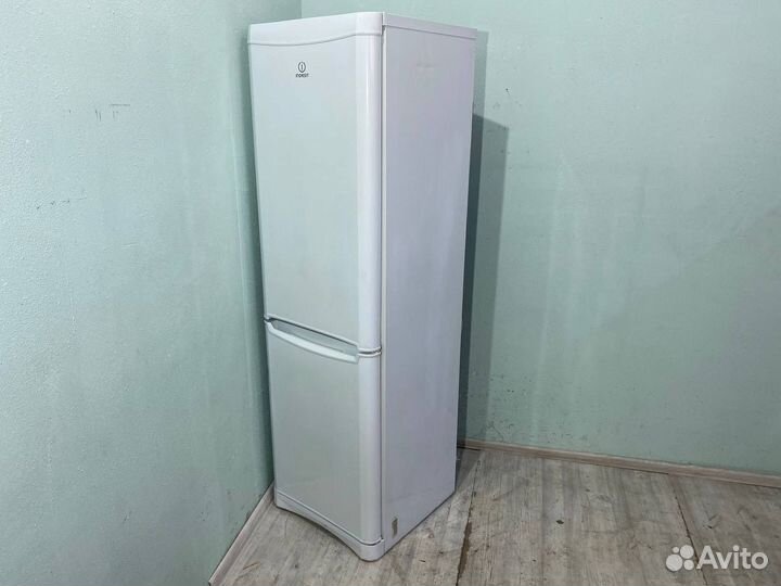 Холодильник Indesit