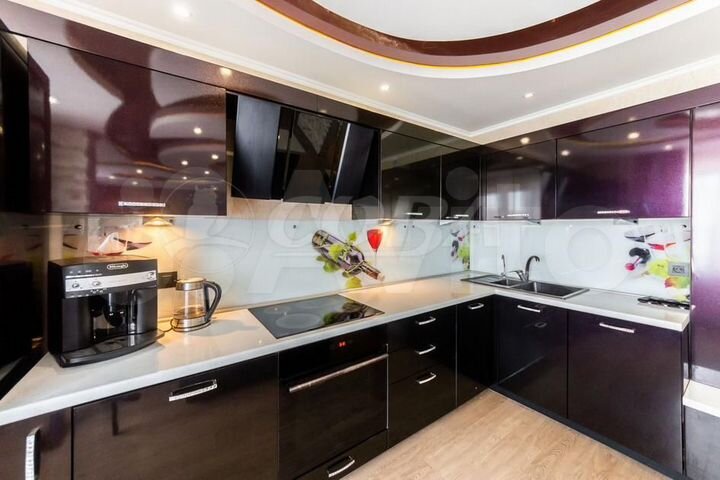 3-к. квартира, 93 м², 12/15 эт.