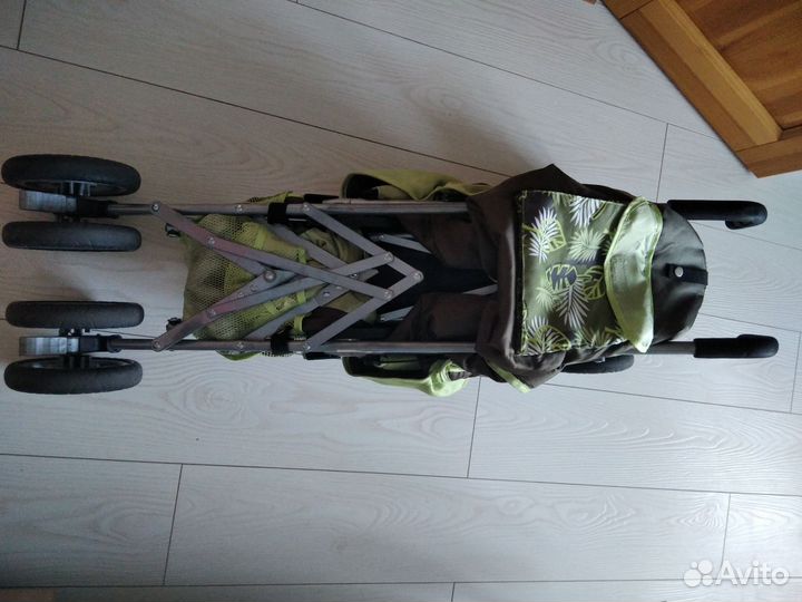 Прогулочная коляска. Трость. Складная