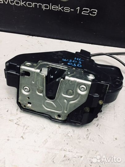 Замок двери задний левый Mercedes-Benz С-240 W203