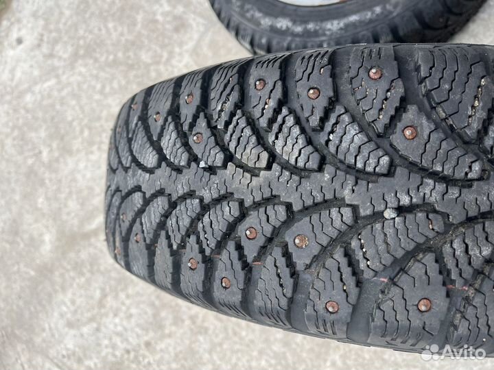 Продам зимнюю резину на штампах