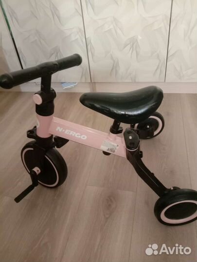 Трёхколёсный велосипед беговел