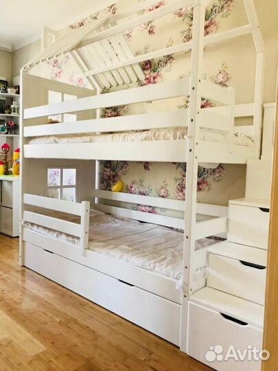 Детская кровать с бортиком