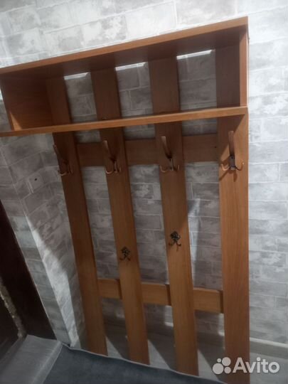 Вешалка настенная в прихожую