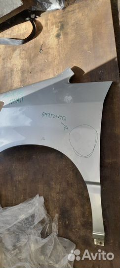 Крыло переднее левое на toyota noah ARZ60