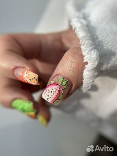 Маникюр, ручная роспись, моделирование