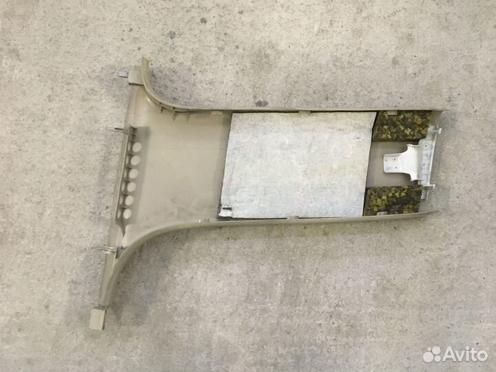 Обшивка стойки Audi A4 (4110)