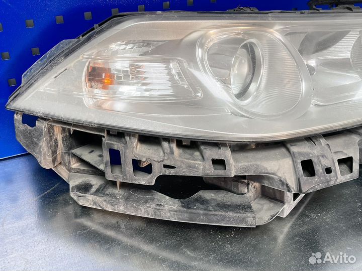 Фара правая Рено Меган 2