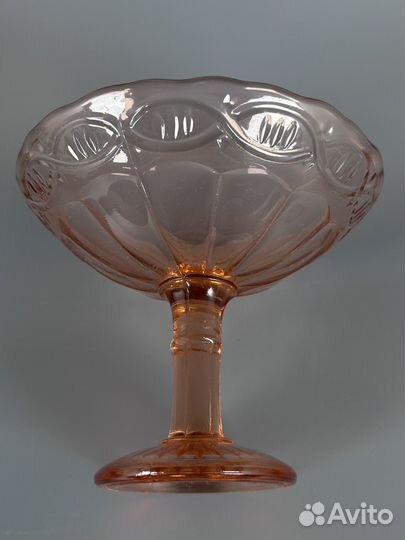 Ваза для конфет из цветного розового стекла рельеф