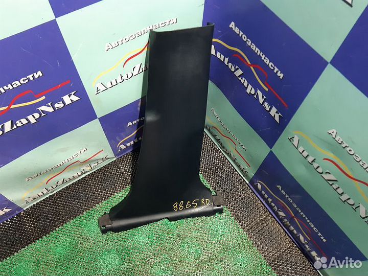 Обшивка стойки средней нижняя правая Lexus RX350