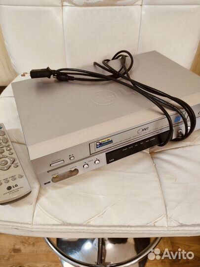 Видеомагнитофон LG