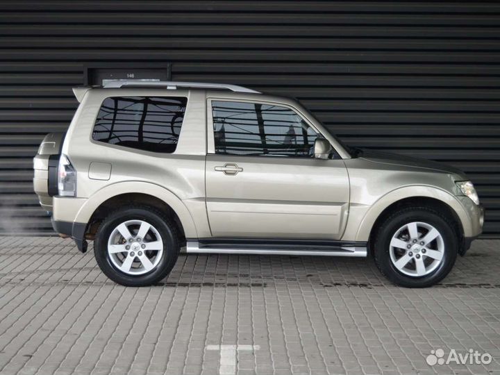Мицубиси паджеро 3 дверную. Mitsubishi Pajero 3 3 Door. Mitsubishi Pajero 3 3 дверный. Мицубиси Паджеро 3 3 дверный. Митсубиси Паджеро 4 трёхдверный.