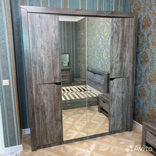 Спальный гарнитур 