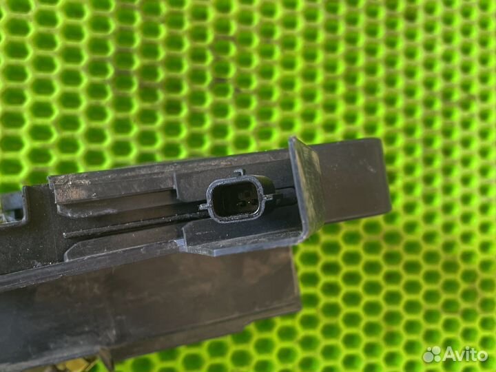 Renault logan 2 пепедний левый замок двери