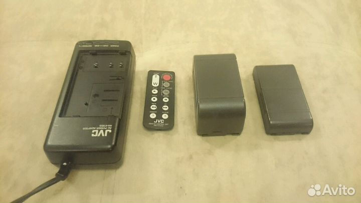 Видеокамера JVC-gr-ax68e