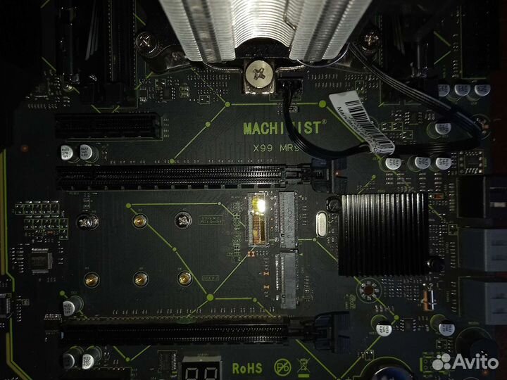 Материнская плата с процессором и памятью