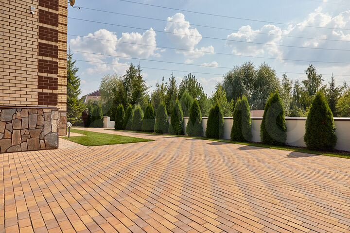 Коттедж 520 м² на участке 16 сот.