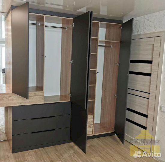 Шкаф распашной