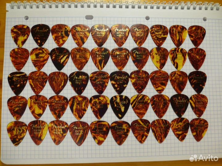 Медиаторы: Dunlop Jazz III XL и Fender Celluloid