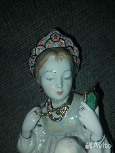 Статуэтка Малахитовая шкатулка фарфор 1960