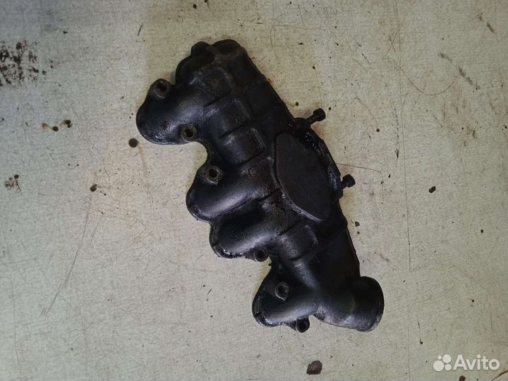 Коллектор впускной Volkswagen Passat B3 audi