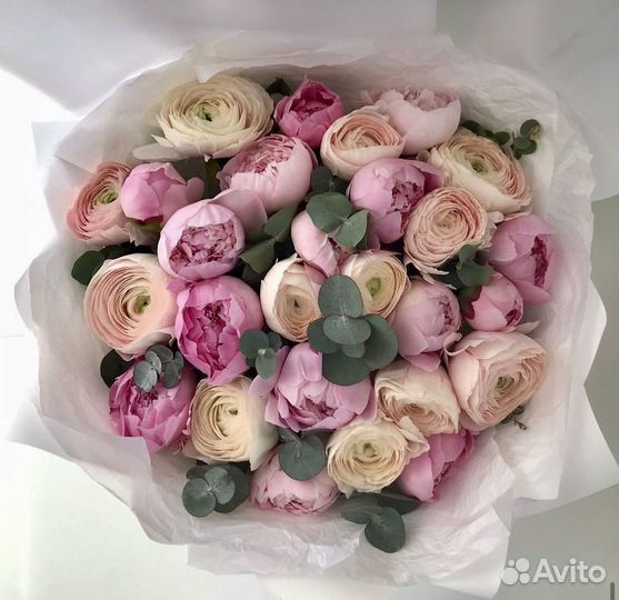 Ранункулюсы и пионы