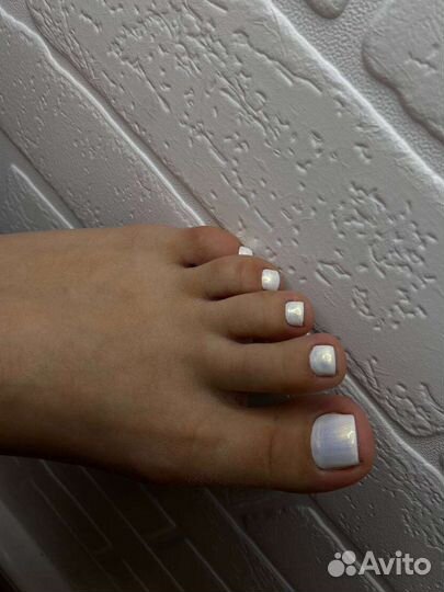 Педикюр в салоне