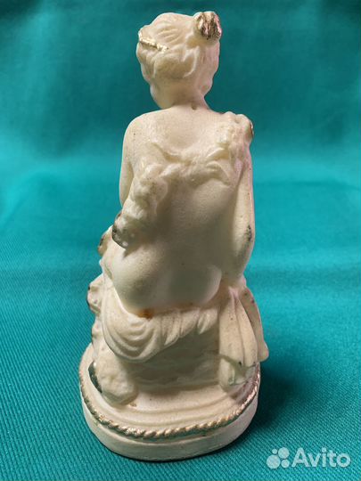 Статуэтка «Девушка с розами» 1930-х