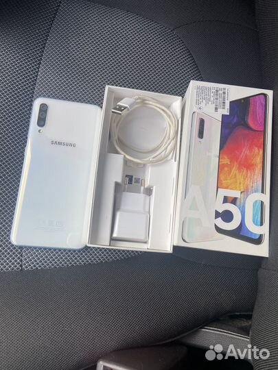 Samsung Galaxy A50, 4/64 ГБ