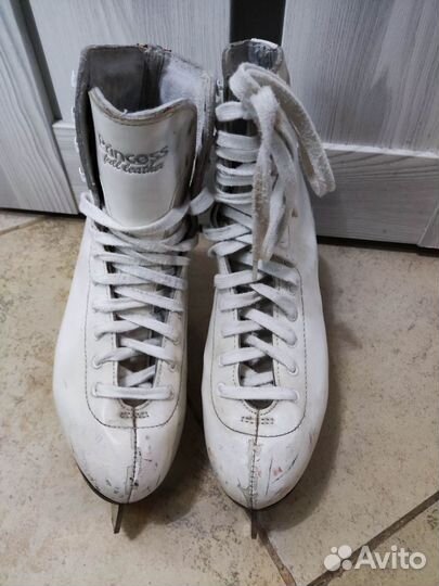 Коньки фигурные